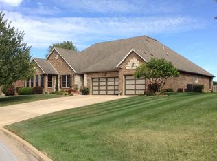 6072 S Riverbend Rd, Springfield, MO 65810