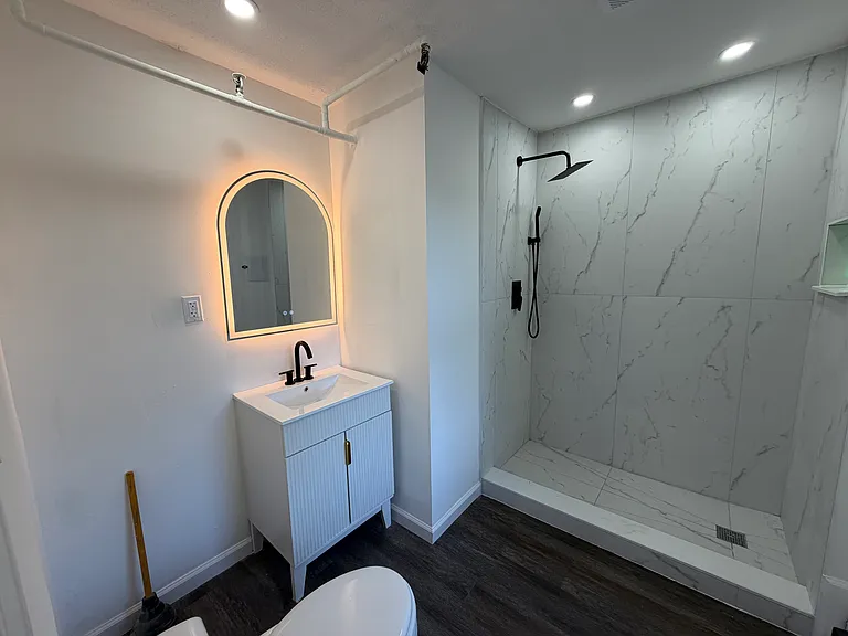 142 Main St #4 — Photo 3