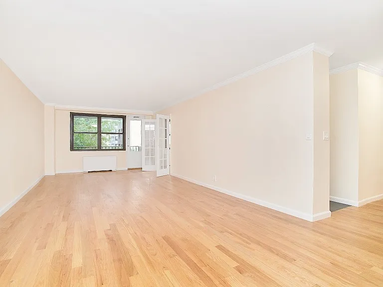 401 E 89th St #4N — Photo 1