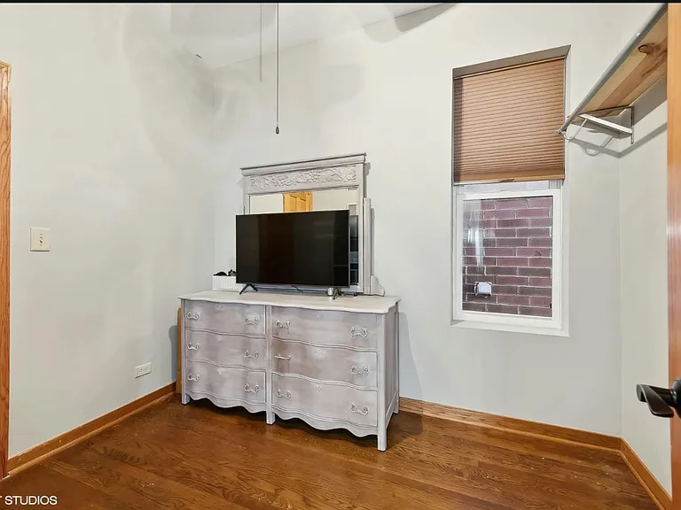 2720 W Polk St #2-1 — Photo 9