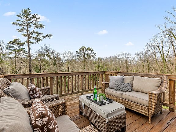 5th image of 3019 Ozark Cir