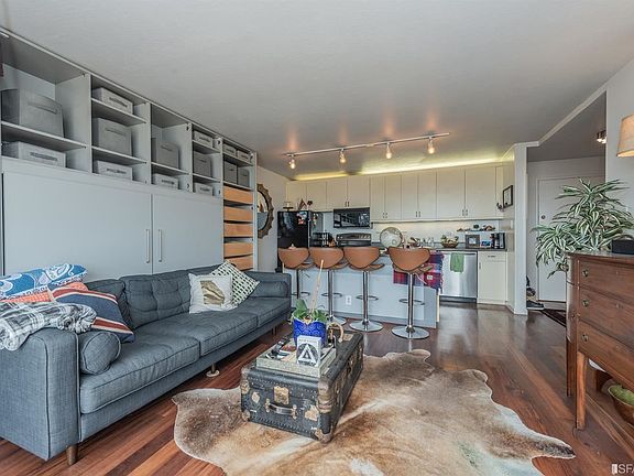 4th image of 655 Corbett Ave APT 302