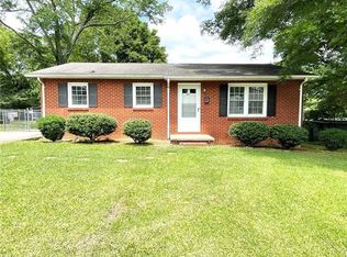 841 9th Ave, Hickory, NC 28601