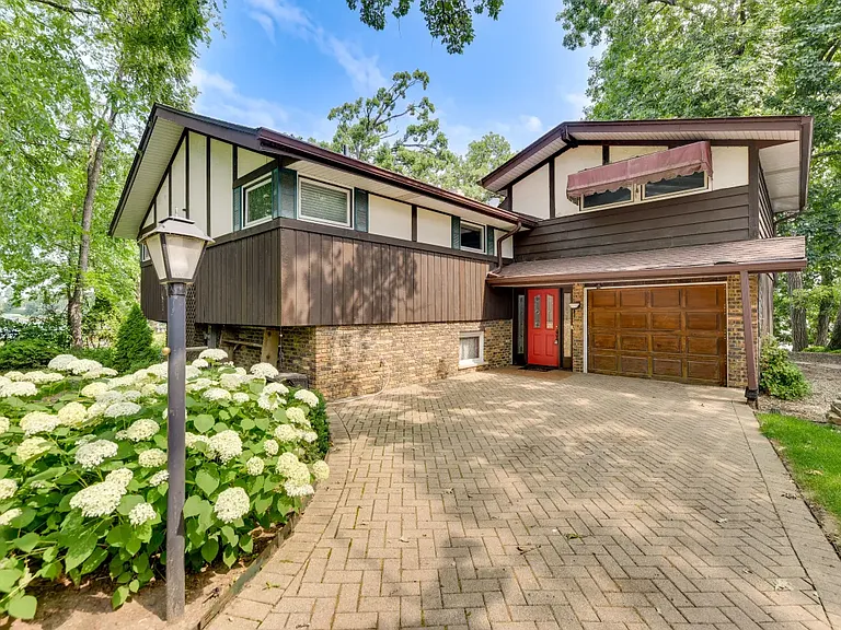 33460 N Lakeview Ct — Photo 4