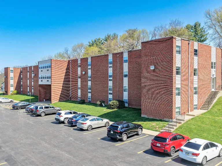 Park Ridge Apartments — Photo 3