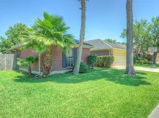 2214 Westminister St, Pearland, TX 77581