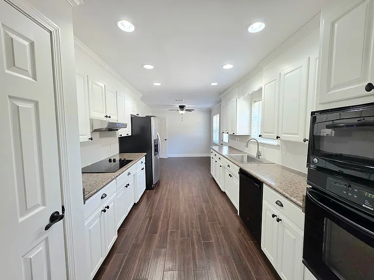 6819 Kitty Hawk Cir — Photo 4