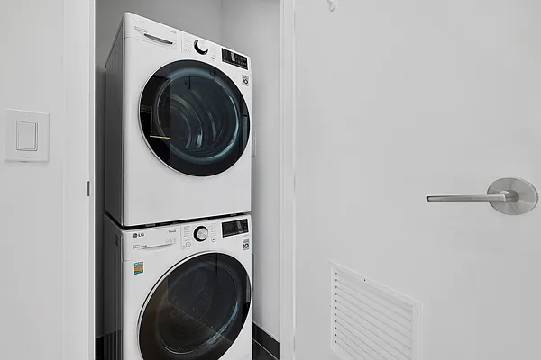 Laundry, photo 1