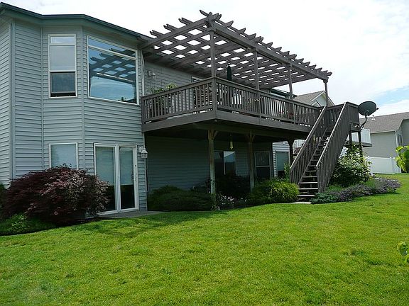 3rd image of 1107 N Tanglewood Ln