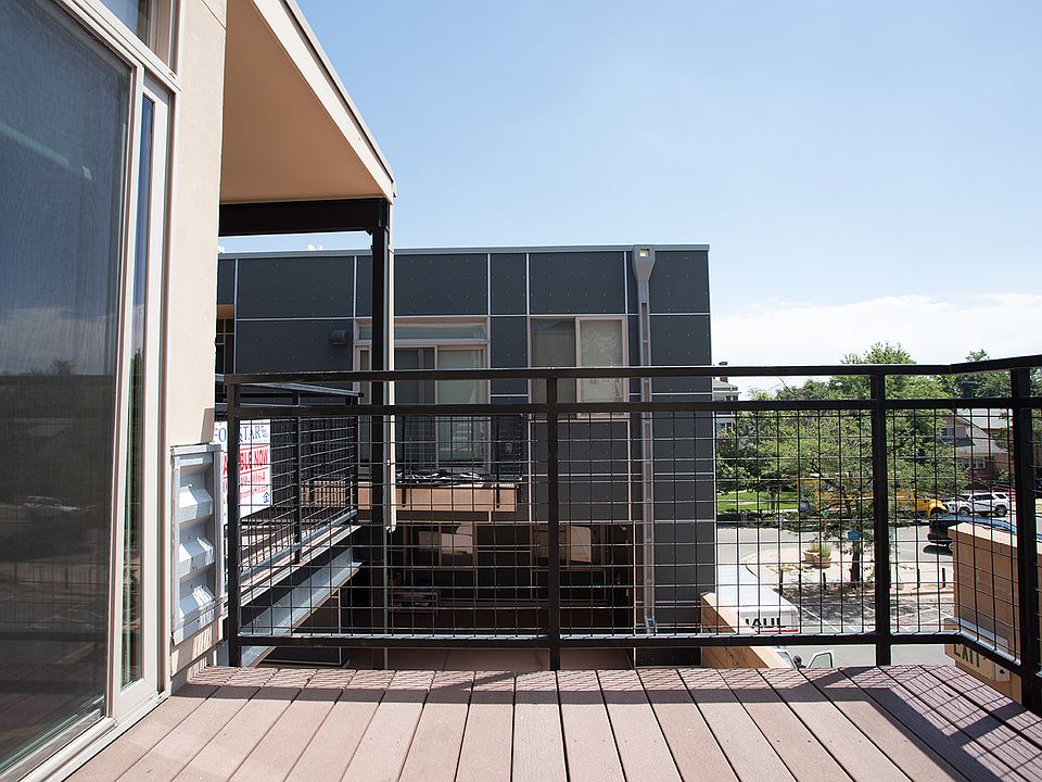 1350 College Ave Balcony