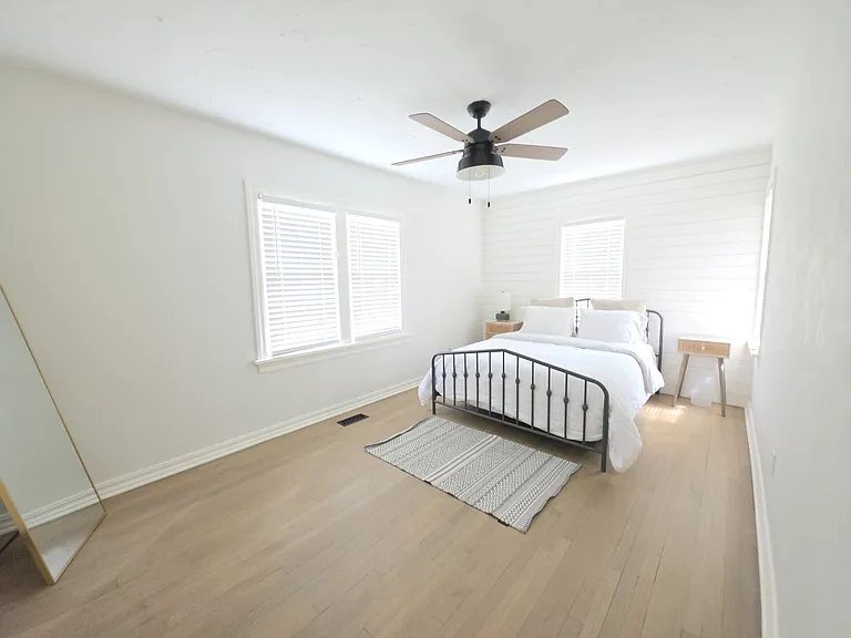 1107 Woodlawn Pl — Photo 13