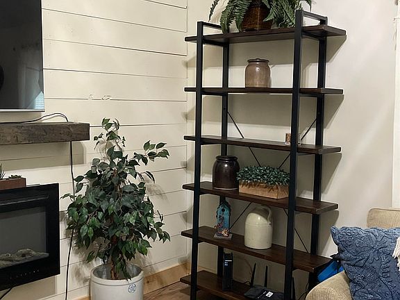 4th image of 37 Maple Street