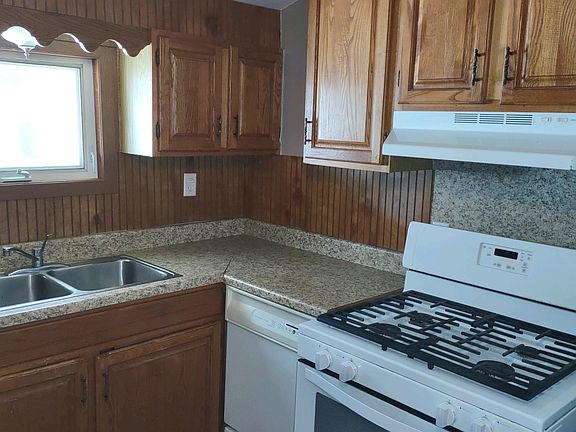 4th image of 2086 Lake Michigan Dr NW #O