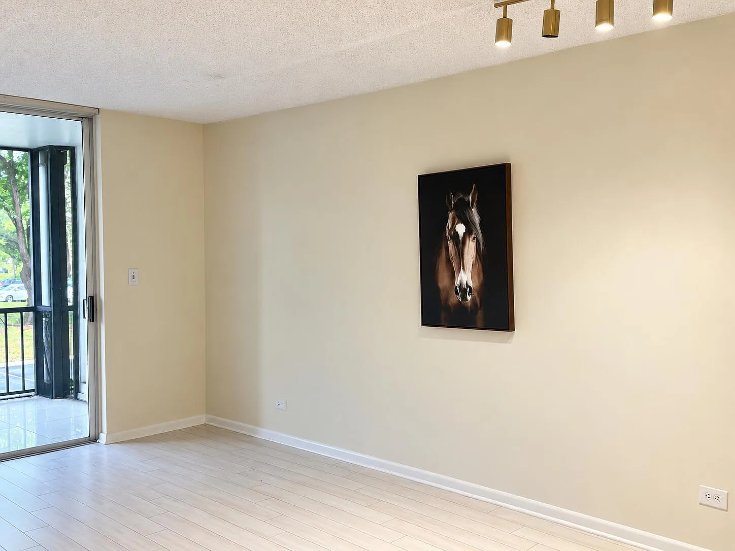 1 bed, 1.5 bath, 800 sqft, $1,580 — Photo 4
