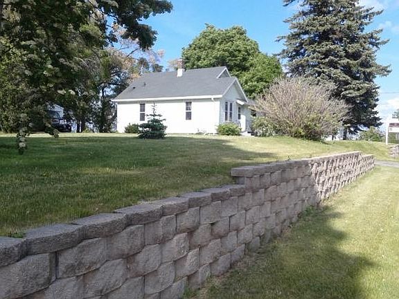 METICULOUS RETAINING WALL