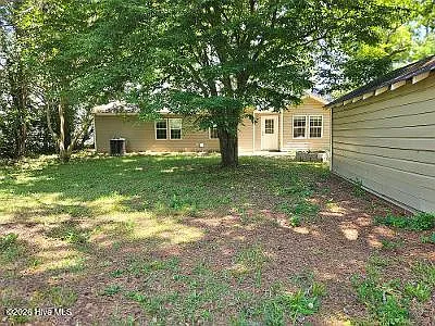 207 Sherwood Rd — Photo 24