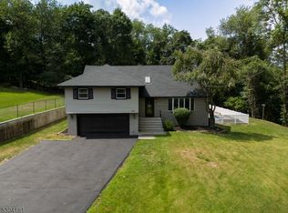 140 Emeline Dr, Hawthorne, NJ