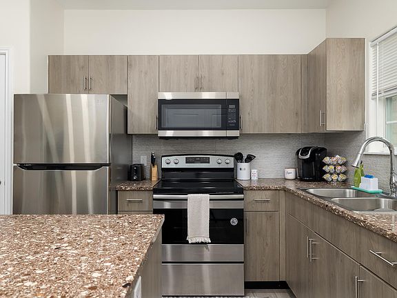 2nd image of 5105 N Hiawatha Dr Unit 4