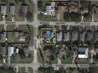 351 12th St SW, Vero Beach, FL 32962