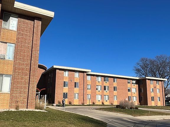 5th image of 2536 W Warnimont Ave #17439776