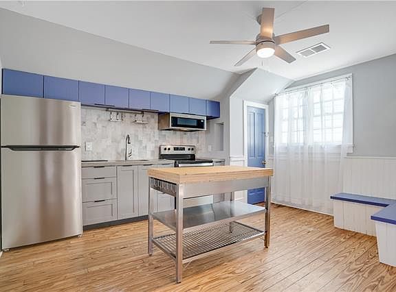 4th image of 1523 Saint Philip St #A