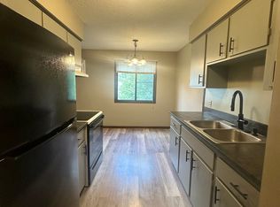 108 5th St S #7, Stillwater, MN 55082