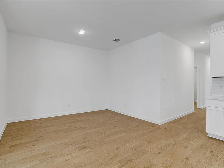 8438 Bay Ridge Cir — Photo 21