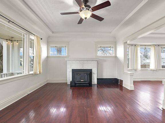 4th image of 1228 W Chelan Ave