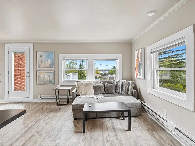40 Lakeview Cir #1 — Photo 4