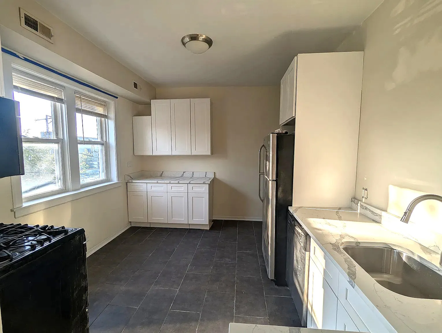2 bed, 1000 sqft, $2,350 — Photo 2