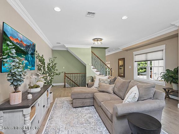 3rd image of 132 El Camino Loop Floor 1