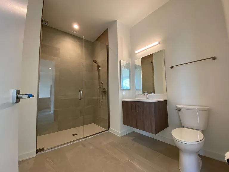 1118 W Patterson Ave — Photo 3