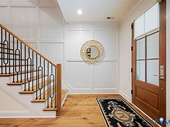 4th image of 511 Libbie Ave #D