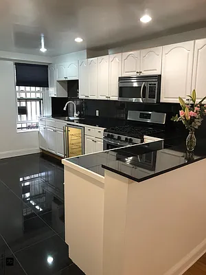 Rented by R New York | media 11