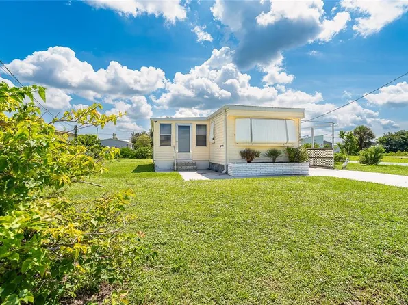 1301 Kingfisher Dr, Englewood, FL 34224