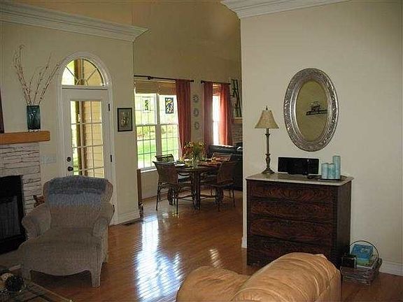 3rd image of 4153 Scarlett Dr