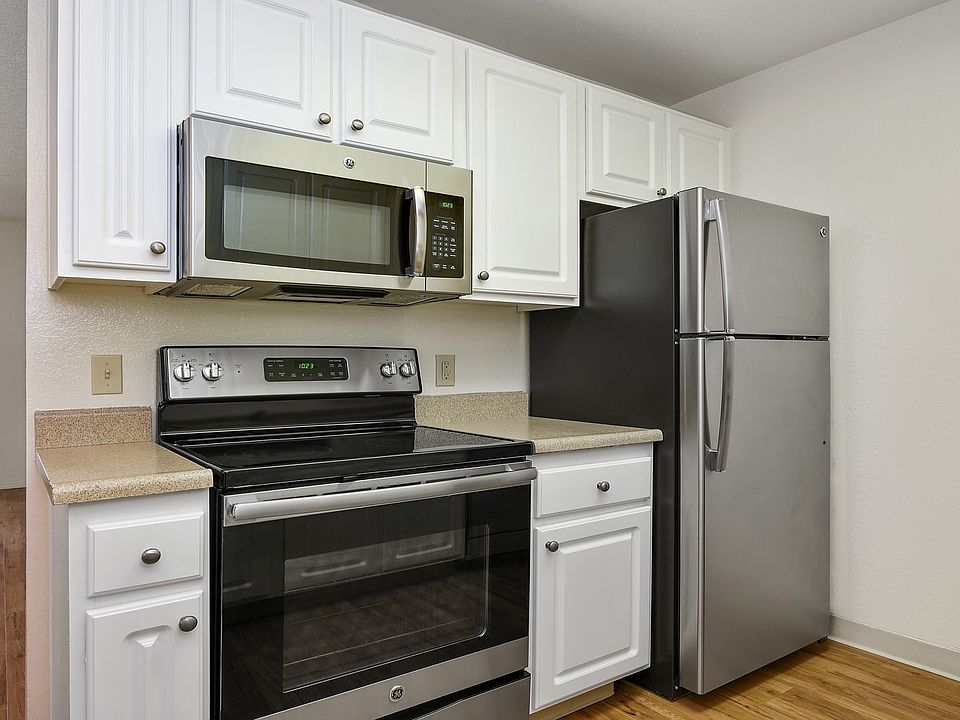 Fully-equipped kitchens with stainless steel appliances
