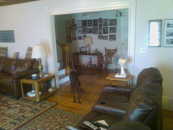 Liv Rm to entry hall