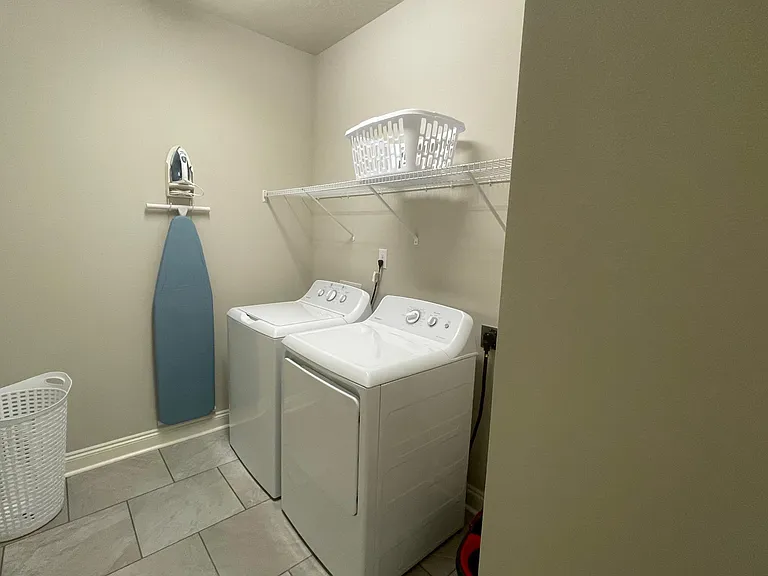 1811 Medlin Ct — Photo 15
