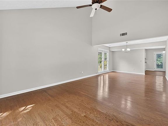 2nd image of 12110 Greenmont Walk