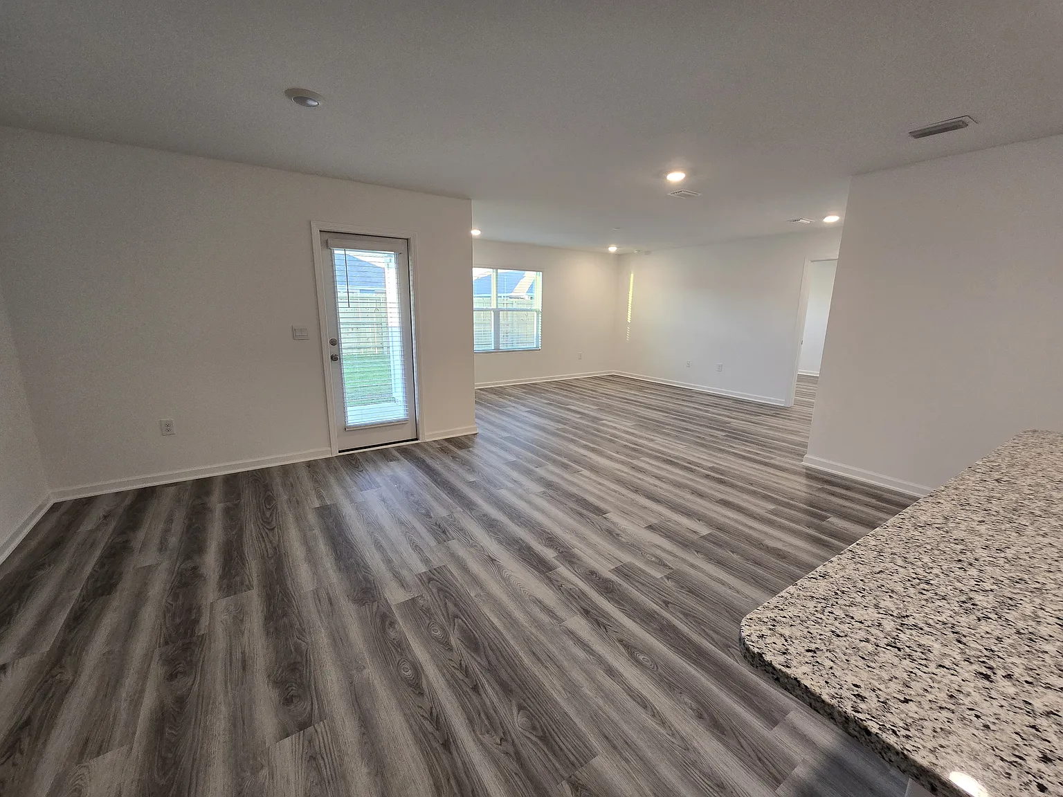 4 bed, 1787 sqft, $2,600 — Photo 2
