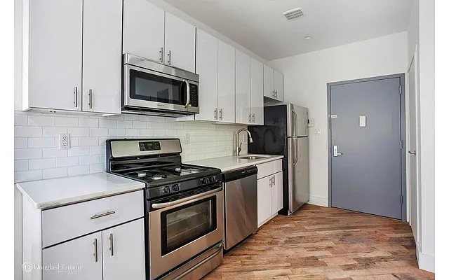 Rented by Douglas Elliman | media 16