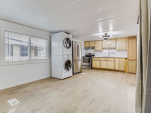 4th image of 2300 SE 82nd Ave Unit 7