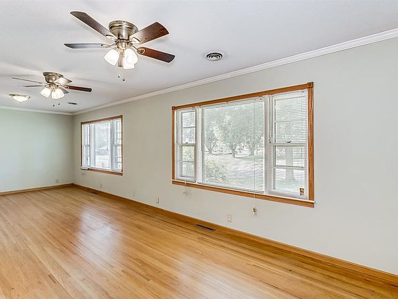 2nd image of 218 W Clark St