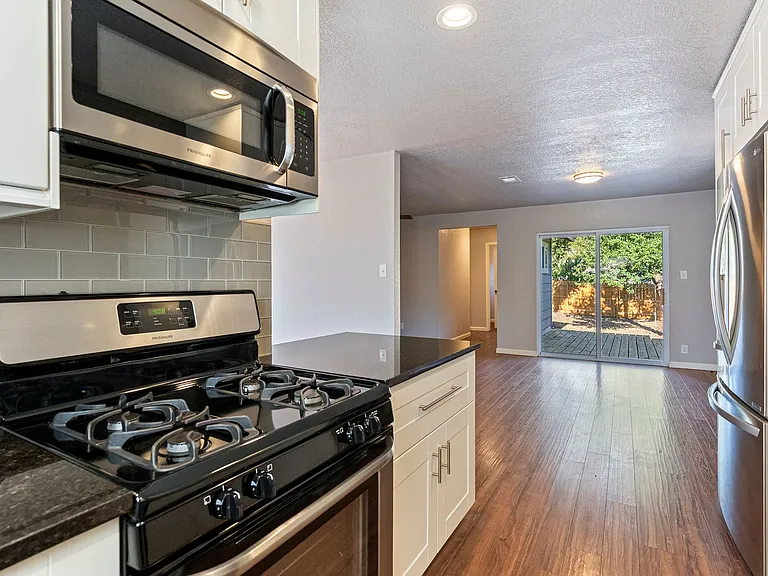 5708 Blythewood Dr — Photo 6