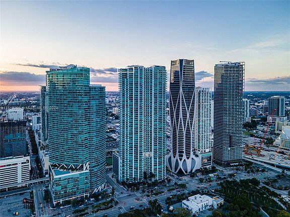 2nd image of 900 Biscayne Blvd #Penthouse 6301