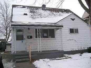 1st image of 982 E Dallas Ave
