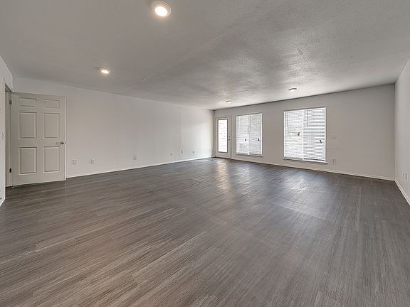 3rd image of 5924 W Hefner Rd #5fb8a052a