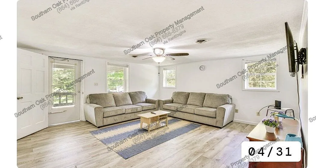 3 bed, 2.0 bath, 1260 sqft, $1,800 — Photo 1