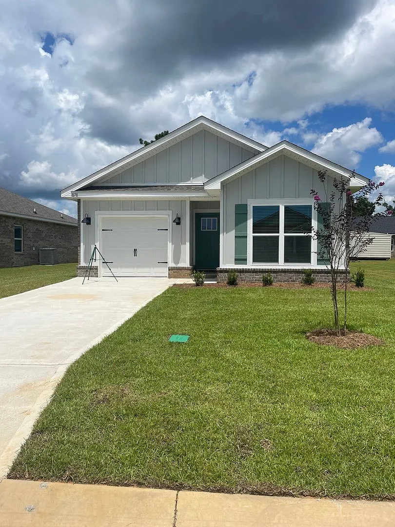 Brand new construction — Photo 1